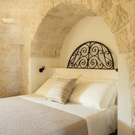 Trullo Jale - Boutique * Ostuni